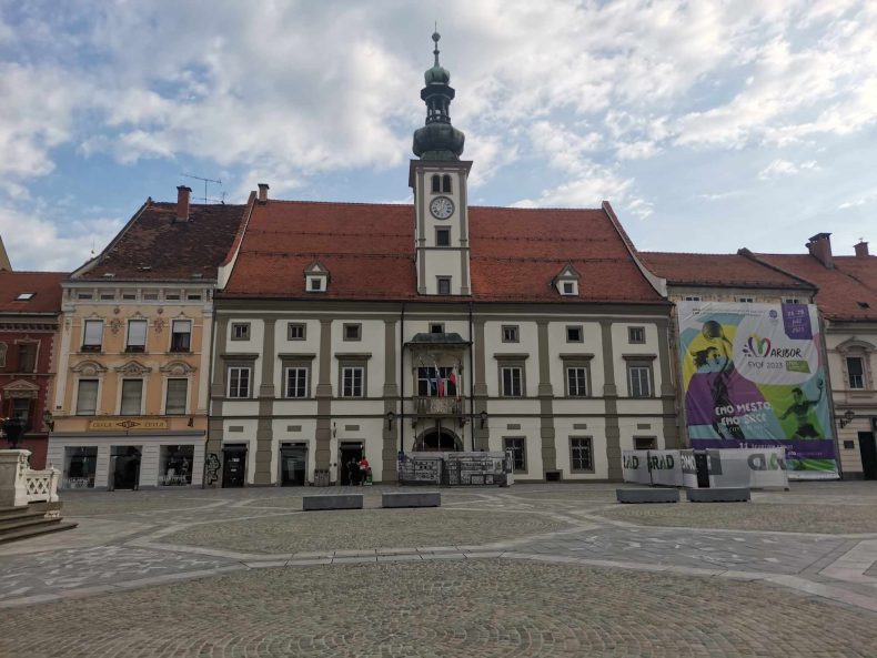 Maribor walking tour, Maribor, Vocalised, Glavni trg
