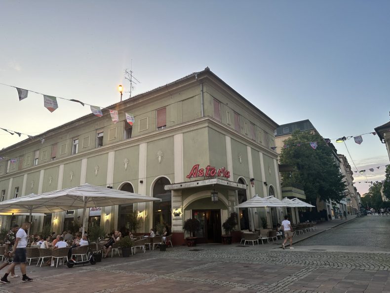 Maribor walking tour, Maribor, Vocalised, Grajski trg, Ezl ek